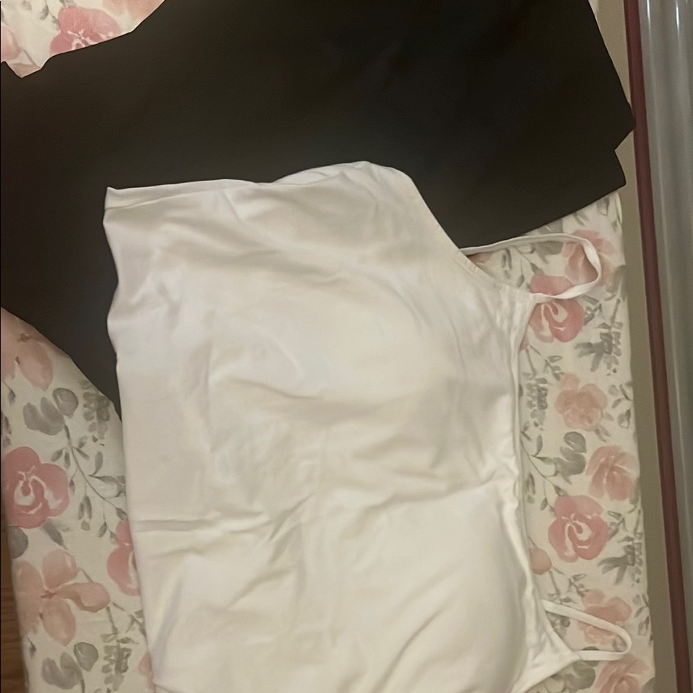 Black and White Cami and Legging Yoga Set